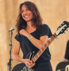 Susanna Hoffs Biography: Age, Career, Spouse, Net Worth