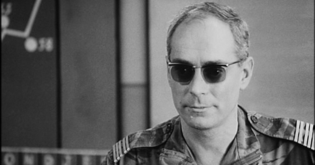 Pontecorvo's Colonel Mathieu: the paratrooper who embodied France |  openDemocracy
